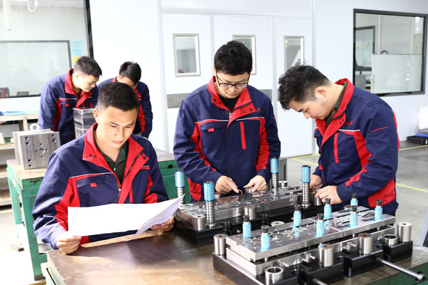 塑料模具公司